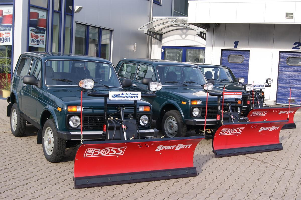 Lada Niva 4x4 Winterdienst * Schneepflug * Streuer * Bestellfahrz